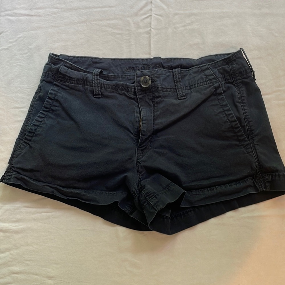 Black American Eagle khaki shorts size 8